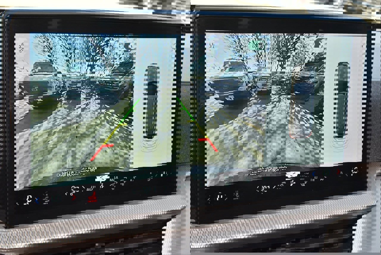 Certified 2025 Ford Explorer Active w/ Active Comfort Package image 30