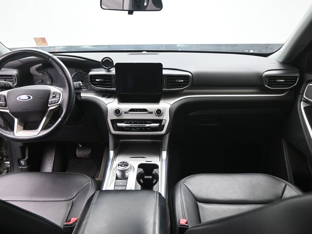 Certified 2020 Ford Explorer XLT w/ Equipment Group 202A image 16