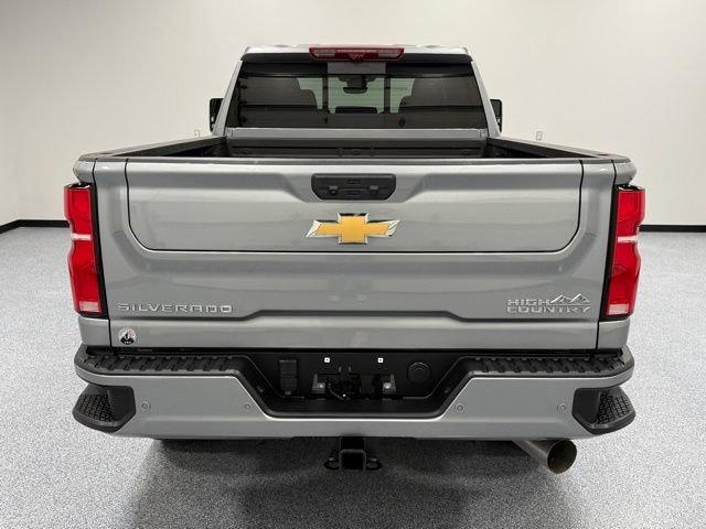 Used 2025 Chevrolet Silverado 2500 High Country w/ High Country Premium Package AWD/4WD image 10