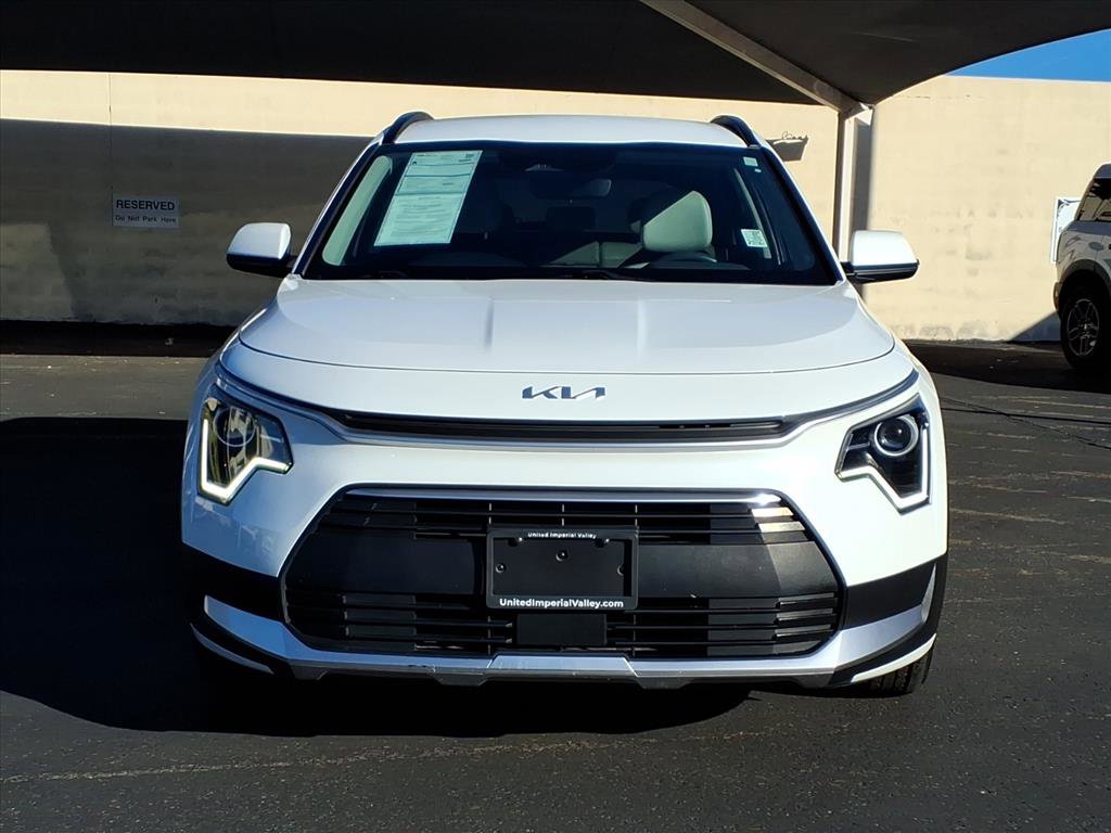 Used 2023 Kia Niro EX image 2
