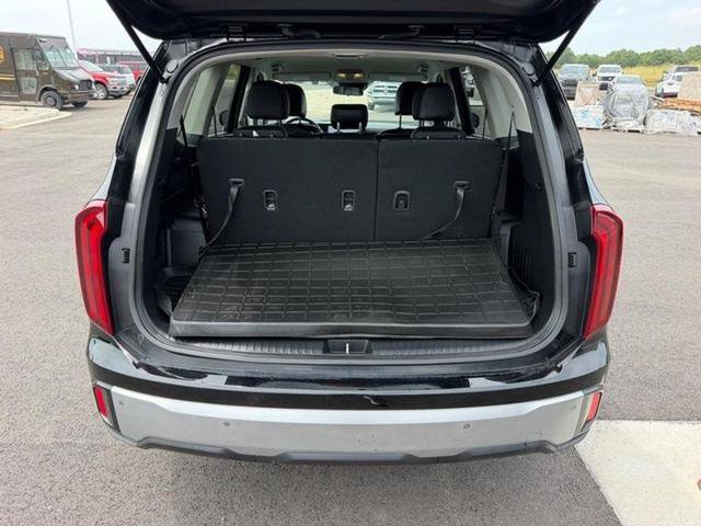 Used 2023 Kia Telluride LX AWD/4WD image 7
