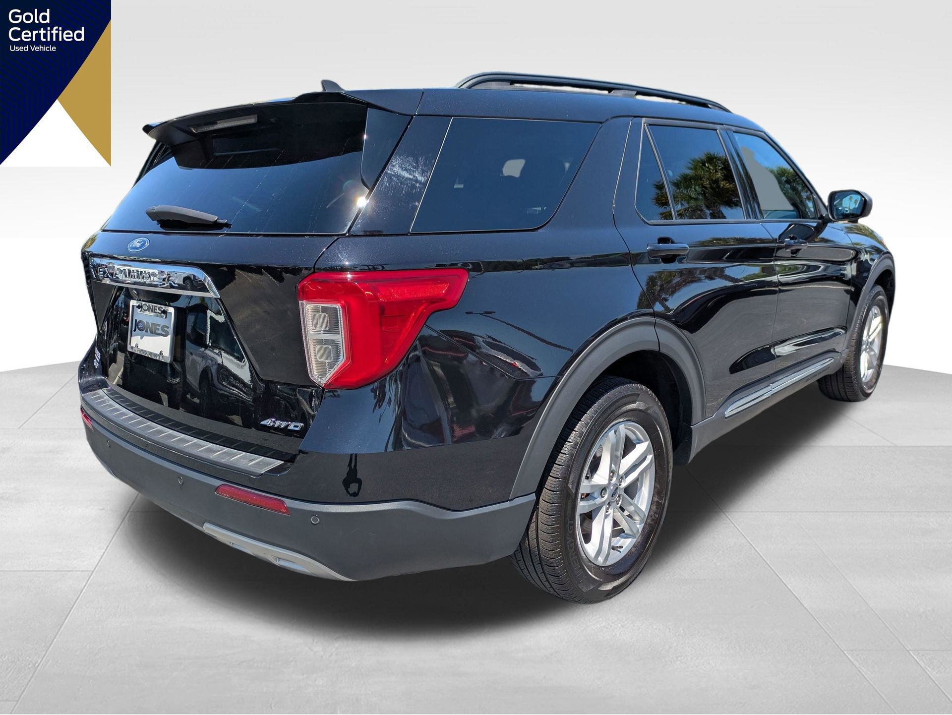 Certified 2023 Ford Explorer XLT w/ Equipment Group 202A AWD/4WD image 6