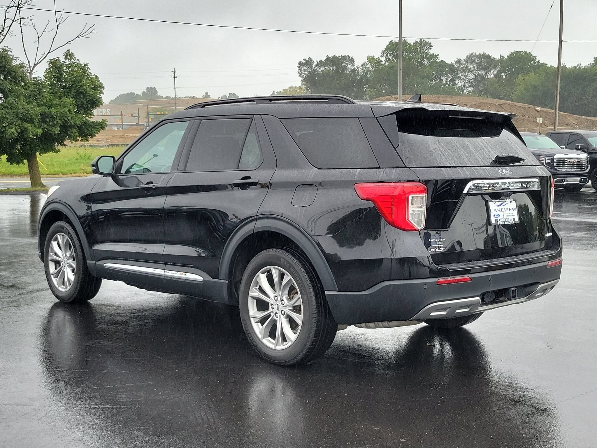 Certified 2024 Ford Explorer XLT w/ Equipment Group 202A AWD/4WD image 4