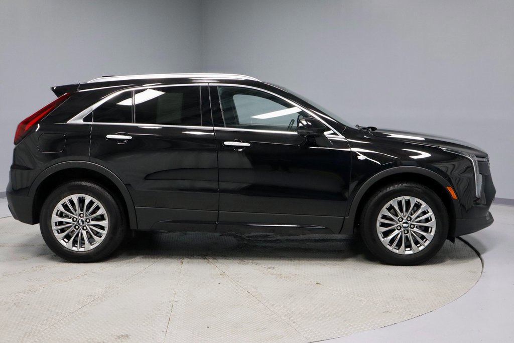 Used 2025 Cadillac XT4 Premium Luxury w/ Cold Weather Package image 6