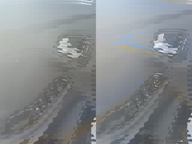 Certified 2018 Ford Focus SE image 12