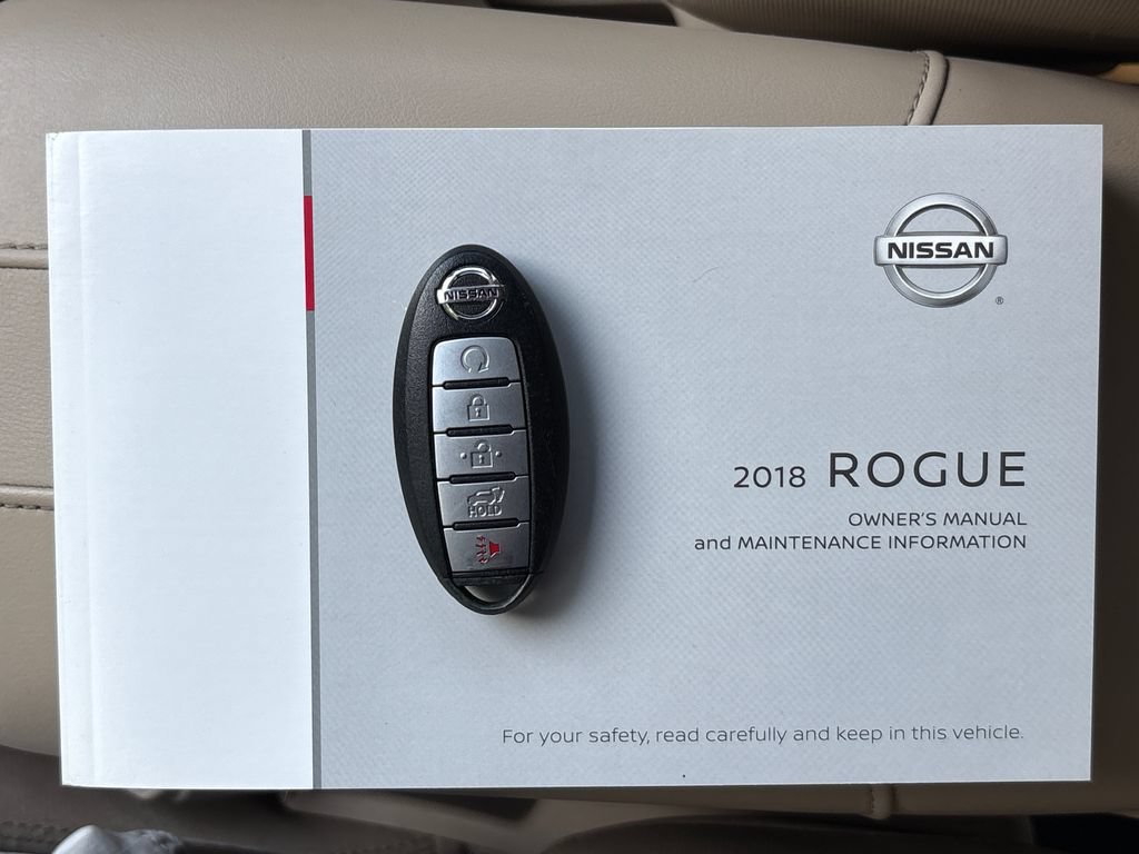 Used 2018 Nissan Rogue SV AWD/4WD image 18