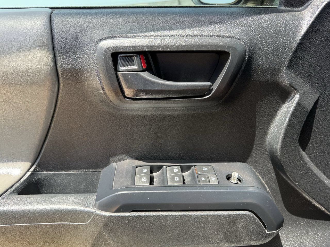 Used 2022 Toyota Tacoma SR w/ SR Convenience Package RWD image 22