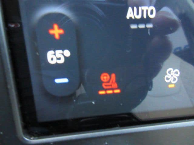 Certified 2024 Ford Edge Titanium AWD/4WD image 21