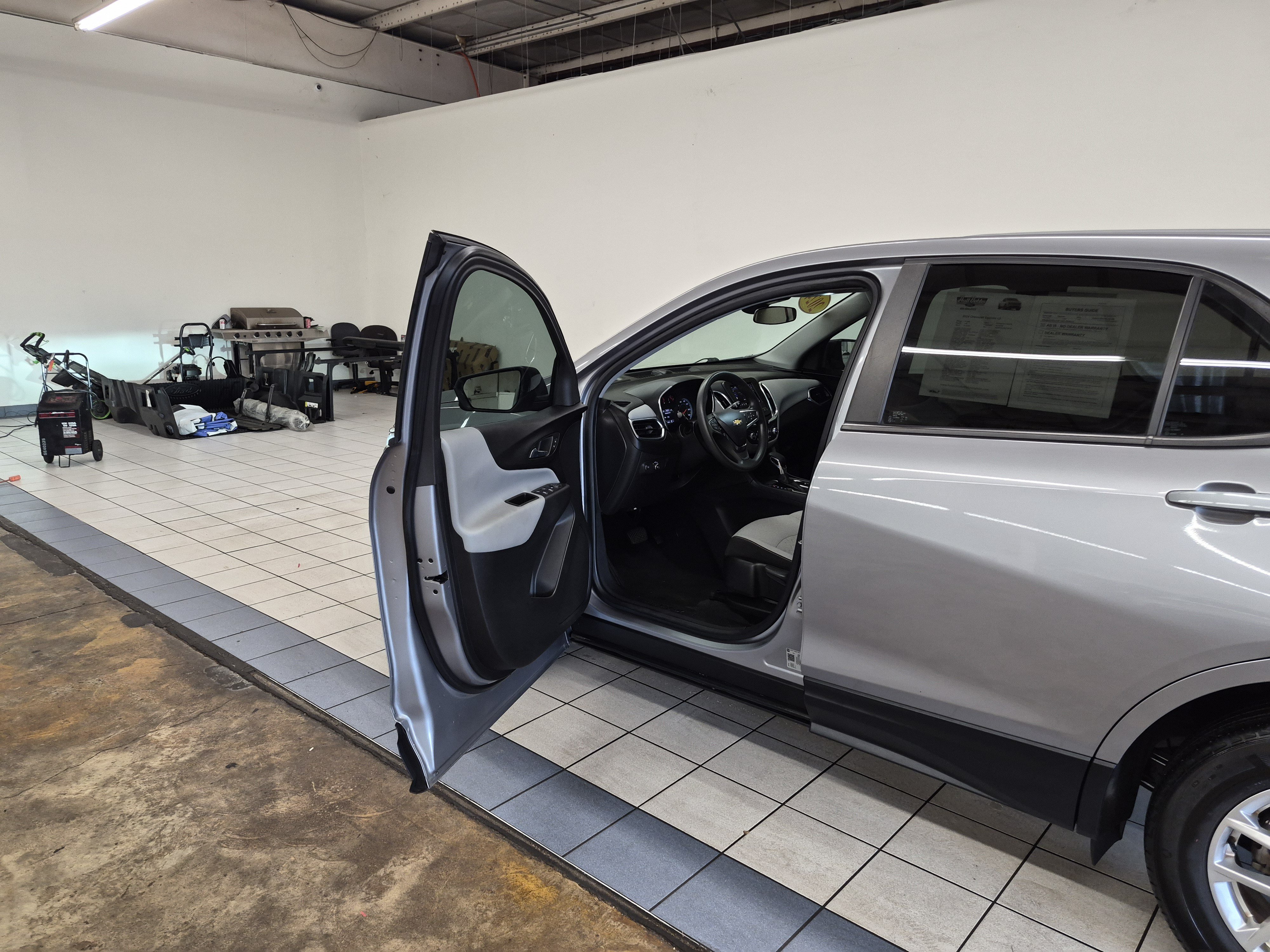 Used 2024 Chevrolet Equinox LS FWD image 8