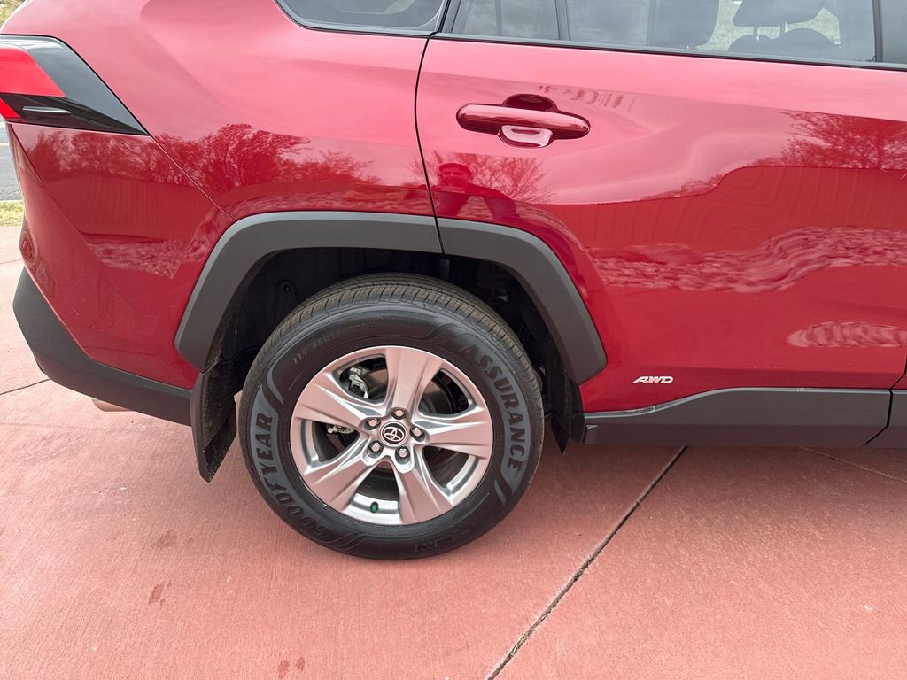 Used 2024 Toyota RAV4 LE image 30