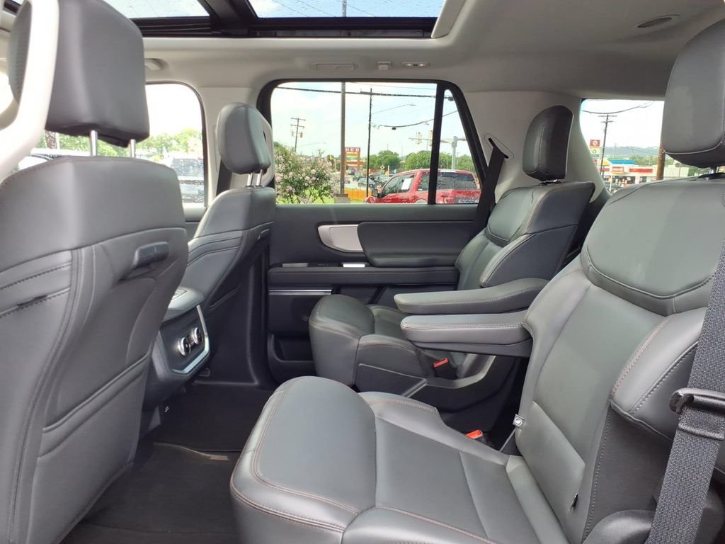 Certified 2025 Ford Expedition Active AWD/4WD image 15