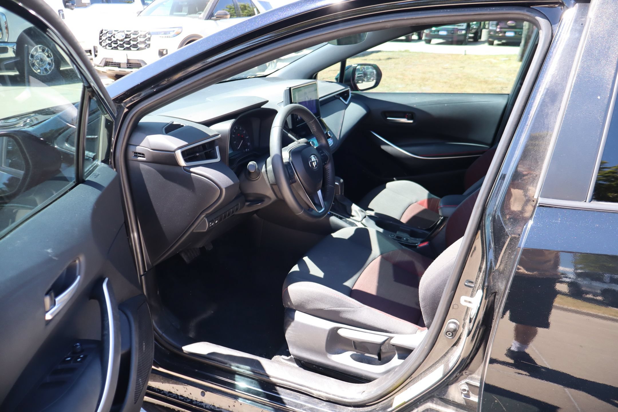 Used 2024 Toyota Corolla SE FWD image 24