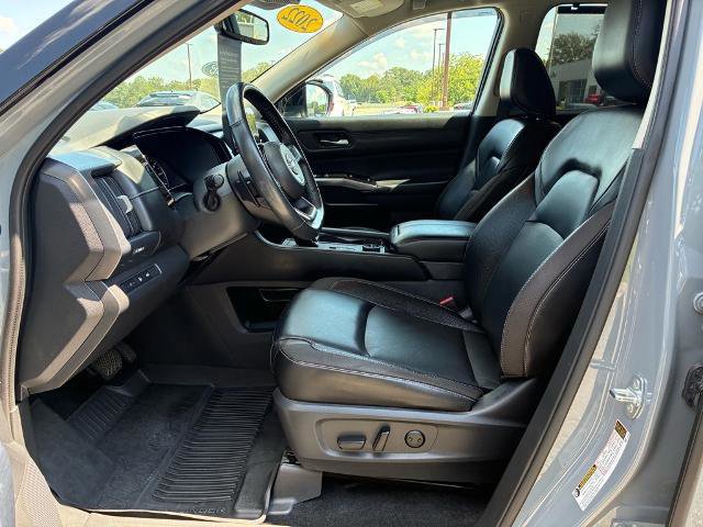 Used 2022 Nissan Pathfinder SL w/ SL Black Package image 14