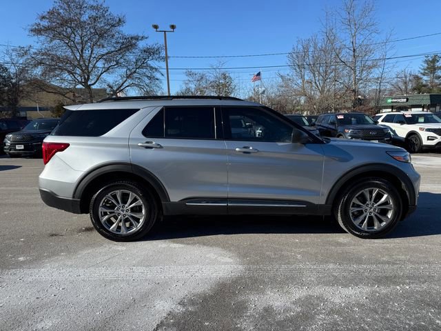 Certified 2022 Ford Explorer XLT w/ Equipment Group 202A image 4