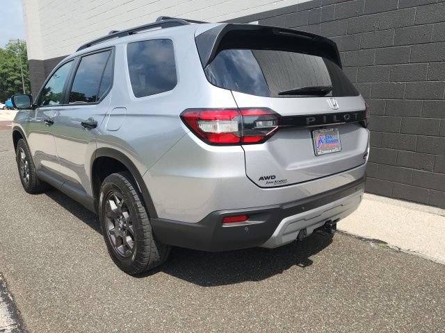 Used 2023 Honda Pilot TrailSport image 4