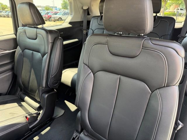 Used 2023 Jeep Grand Cherokee L Limited AWD/4WD image 20