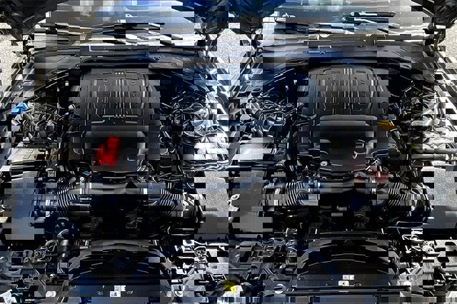 Used 2018 Jaguar XE S image 9