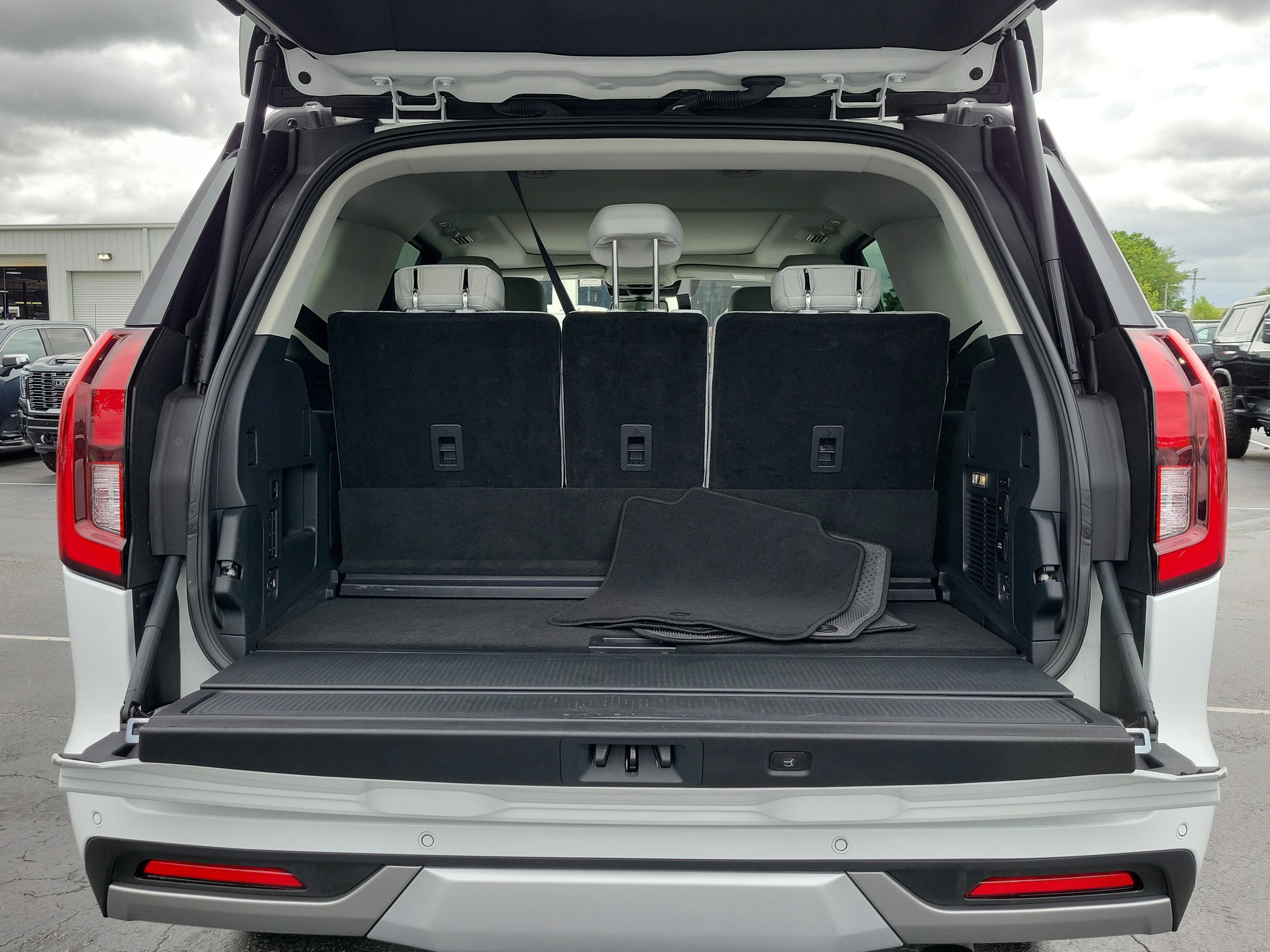 Certified 2025 Ford Expedition Platinum image 10