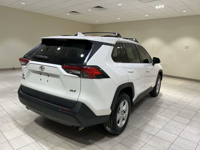 Used 2020 Toyota RAV4 XLE w/ Convenience Package image 4