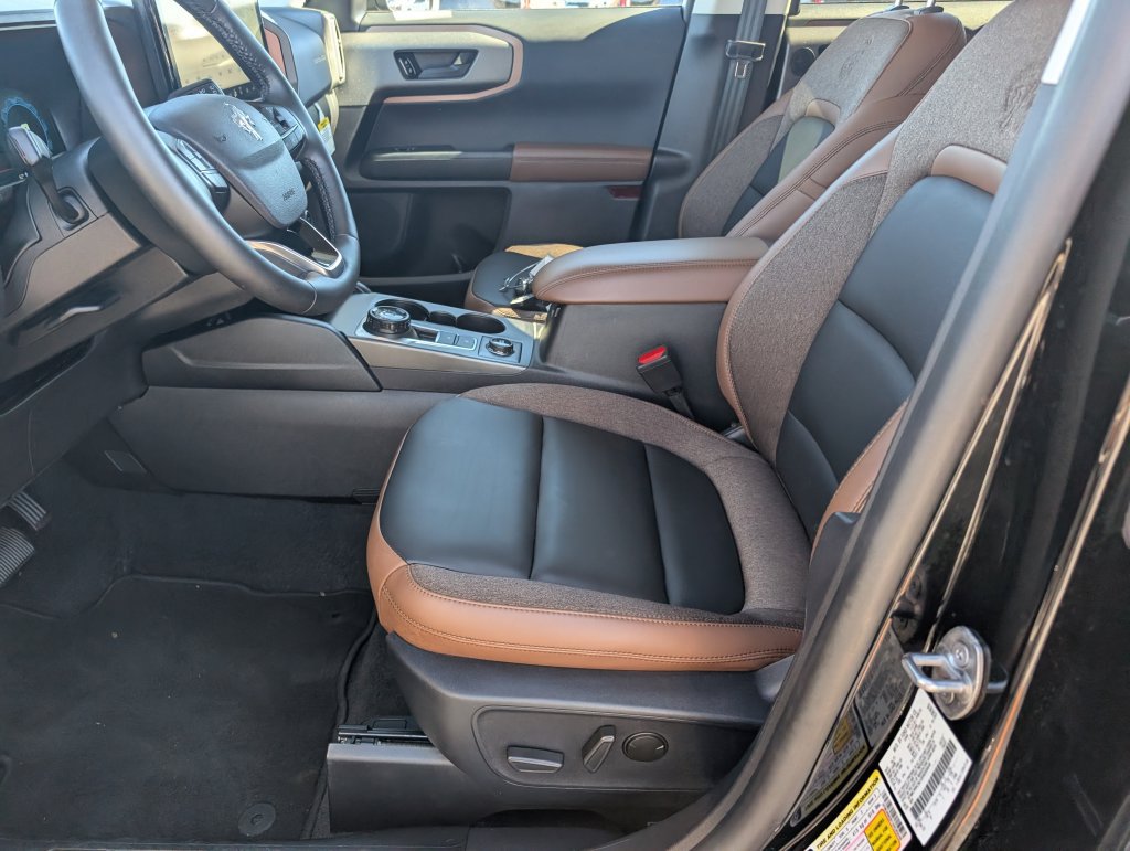 Certified 2025 Ford Bronco Sport Outer Banks w/ Outer Banks Tech Package+ AWD/4WD image 12