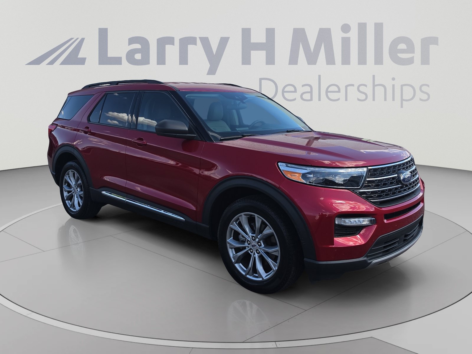 Certified 2023 Ford Explorer XLT w/ Equipment Group 202A AWD/4WD image 7