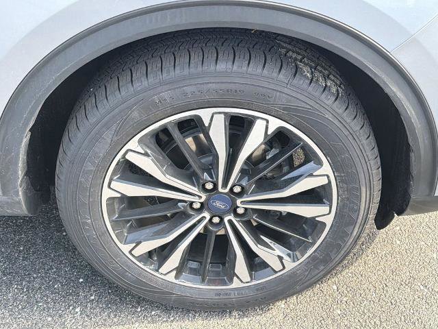 Certified 2022 Ford Escape SEL w/ SEL Stealth AWD Package image 8