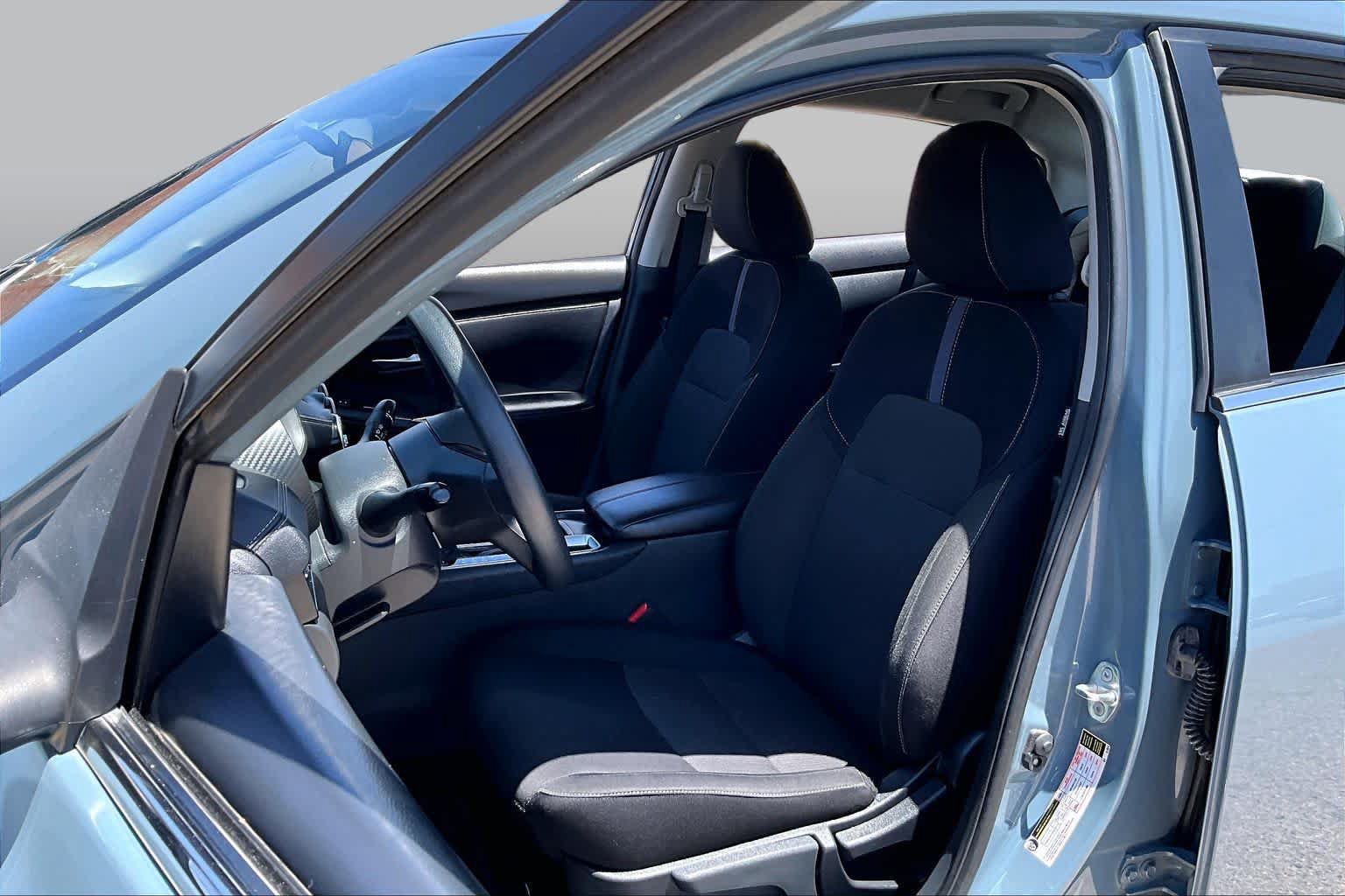 Used 2025 Nissan Sentra SV FWD image 8