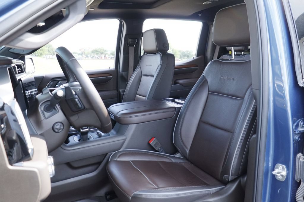 Used 2025 GMC Sierra 1500 Denali AWD/4WD image 5