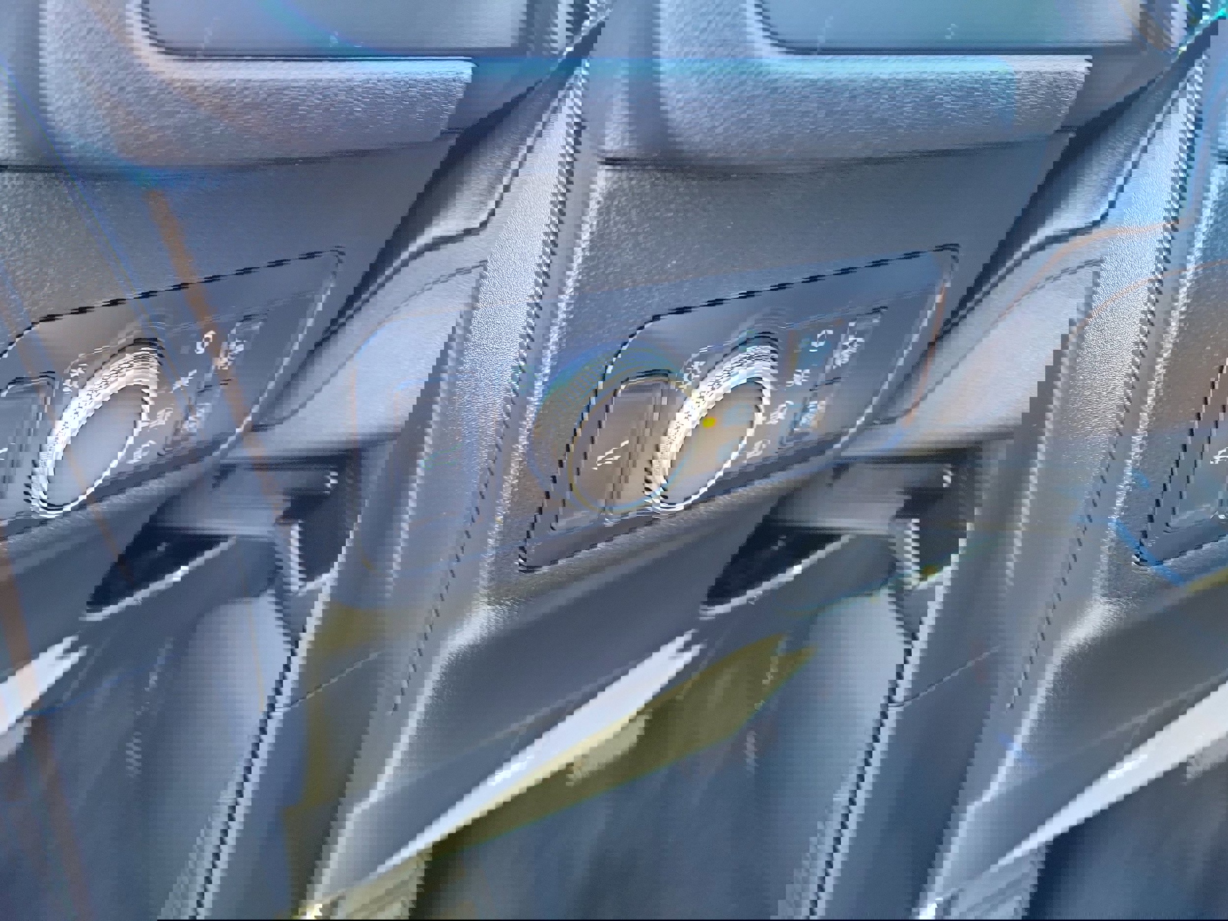 Certified 2022 Ford Escape SE w/ SE Sport Appearance Package image 22