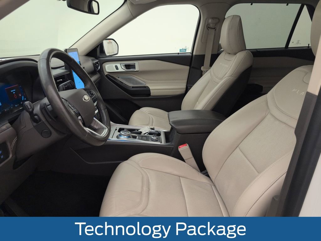 Certified 2020 Ford Explorer Platinum w/ Premium Technology Package AWD/4WD image 4