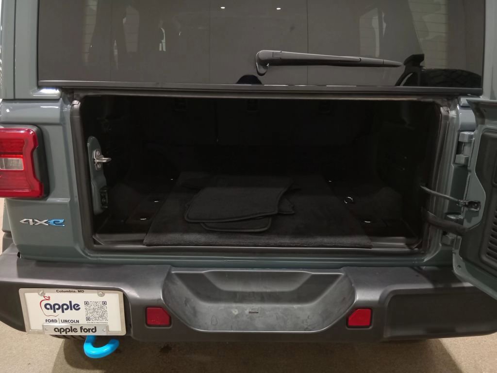 Used 2024 Jeep Wrangler Unlimited Sahara image 9