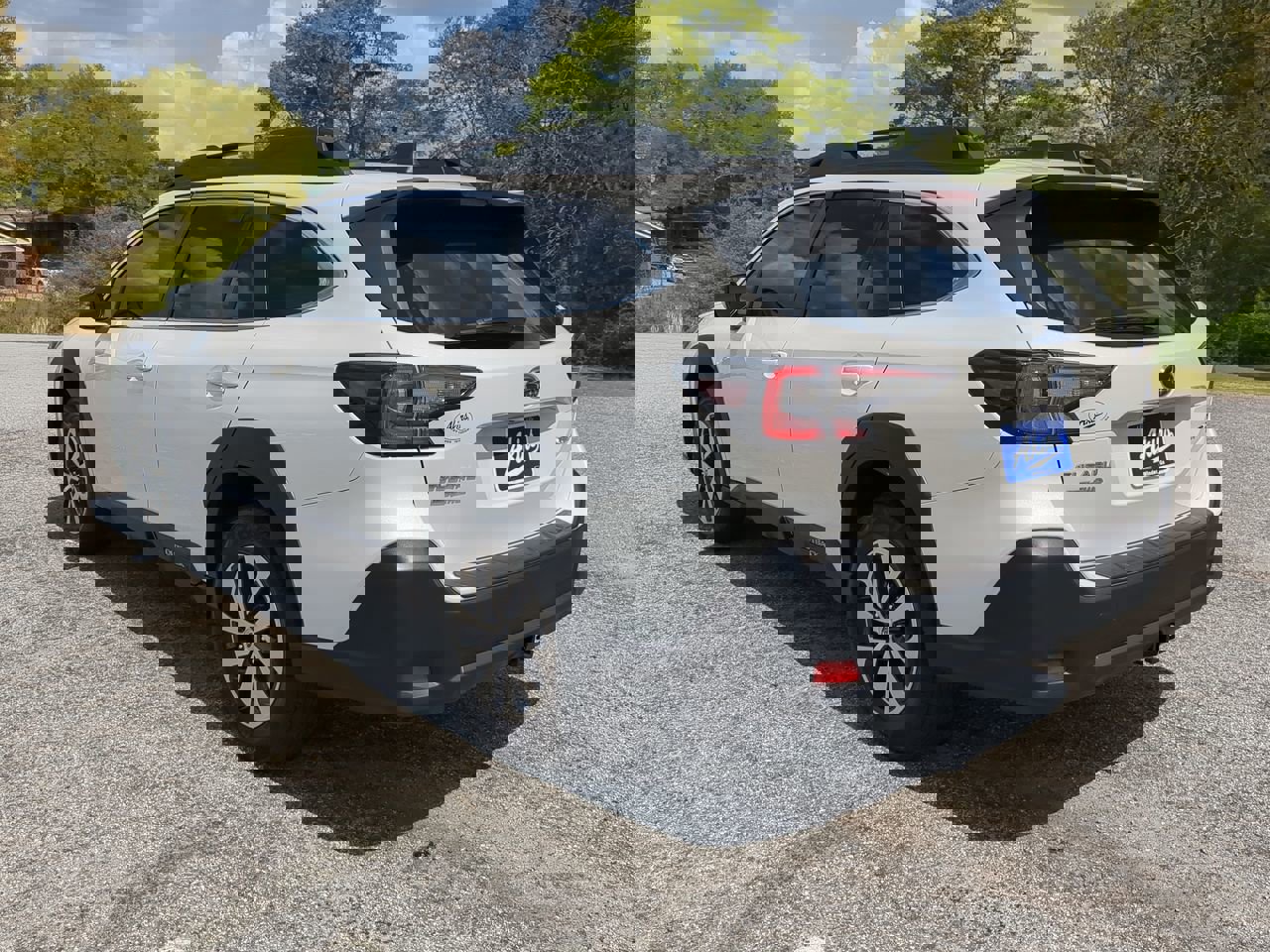 Used 2024 Subaru Outback Premium AWD/4WD image 2