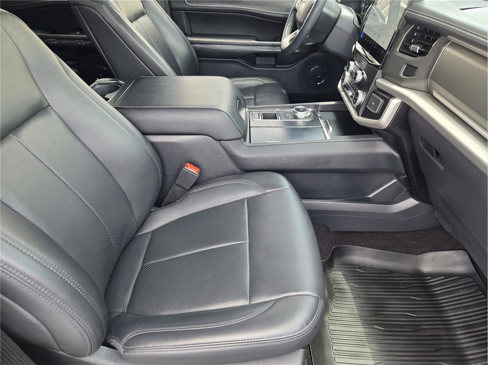 Certified 2023 Ford Expedition XLT RWD image 13