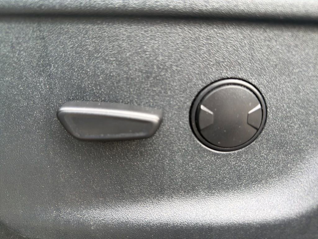 Certified 2025 Ford F150 XLT w/ Equipment Group 301A Standard image 16