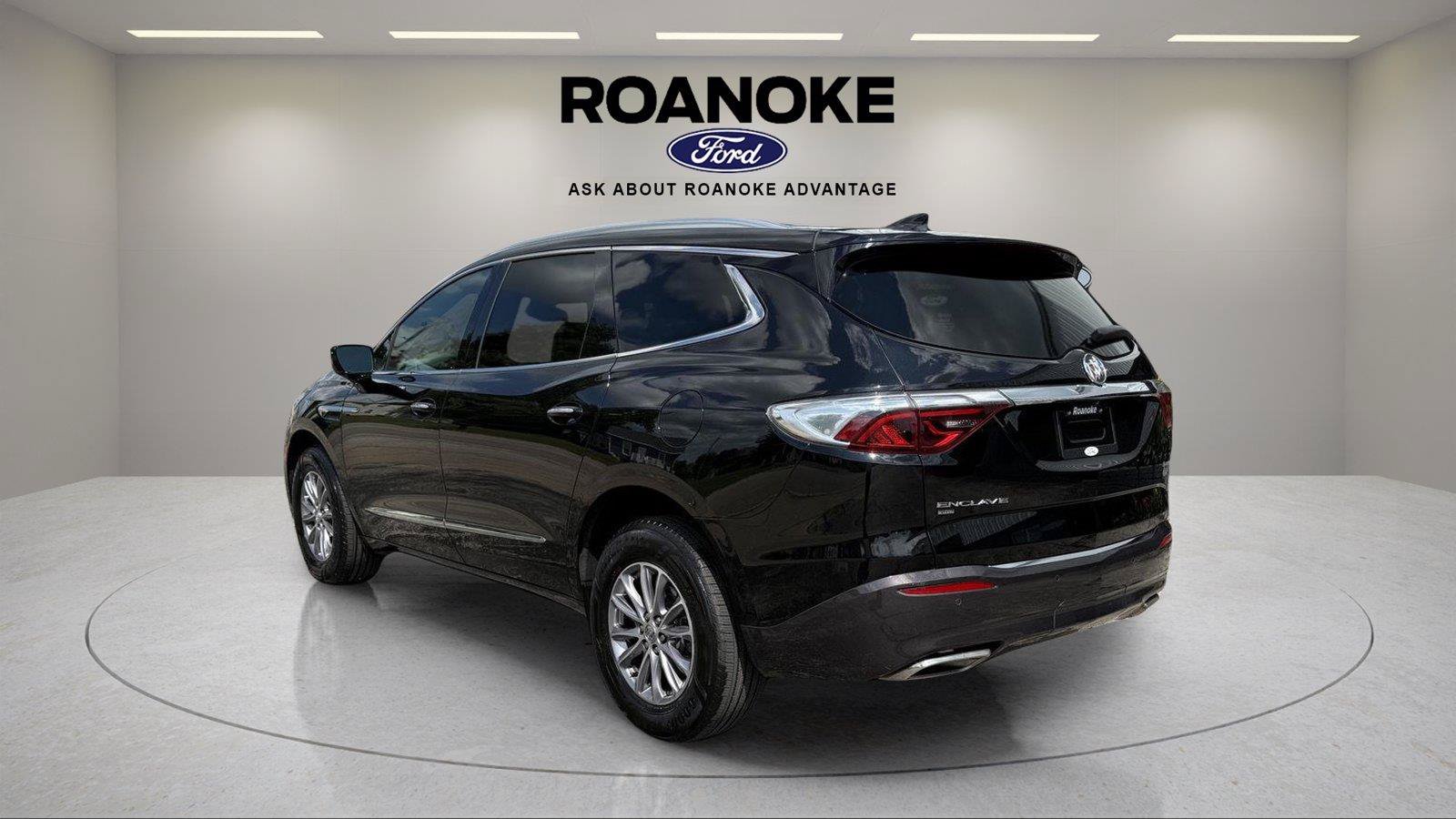 Used 2023 Buick Enclave Essence AWD/4WD image 14