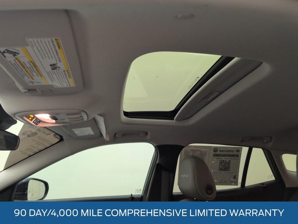 Used 2025 Chevrolet Trax ACTIV w/ Sunroof Package FWD image 9
