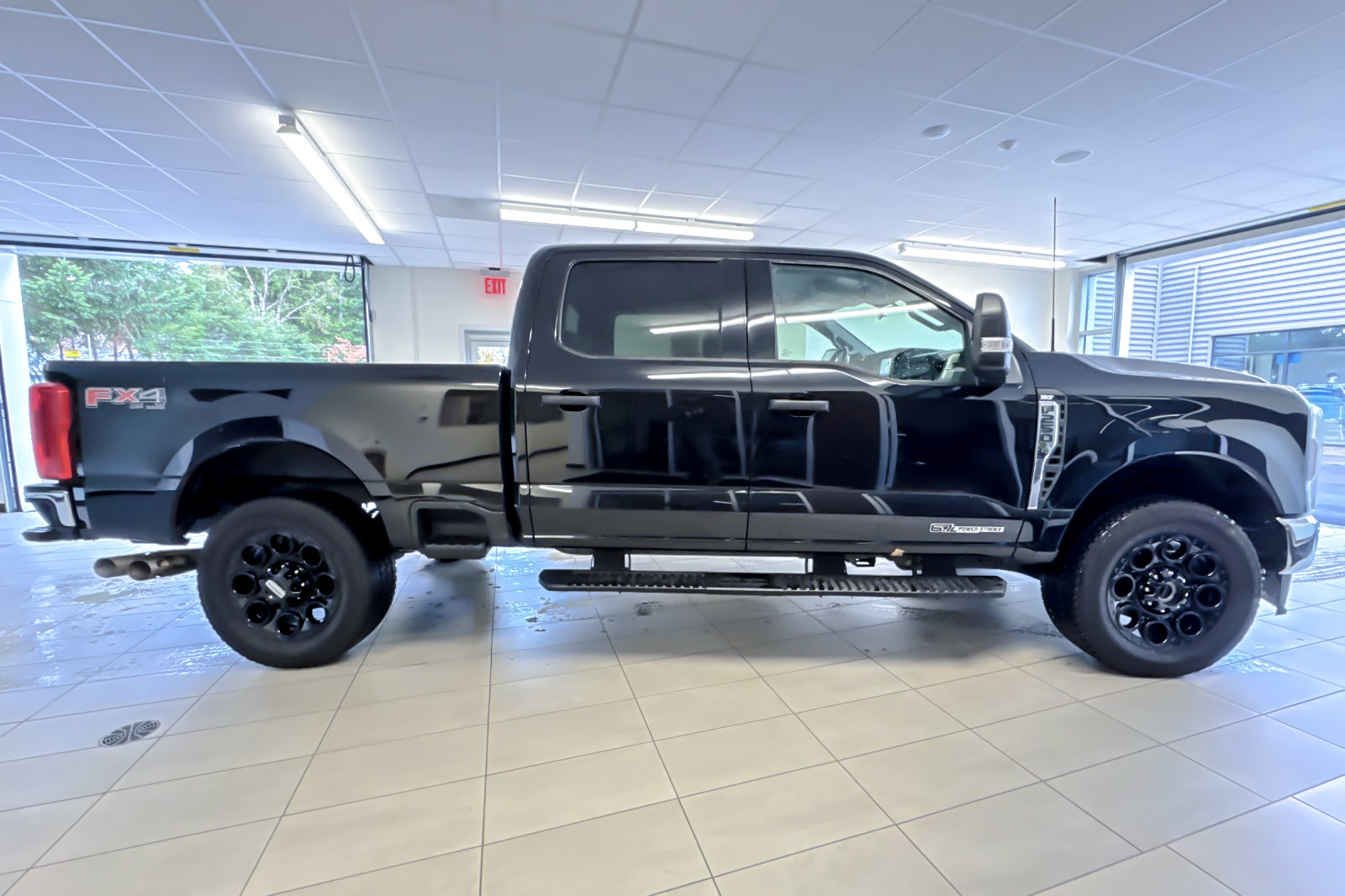 Certified 2024 Ford F350 Lariat w/ Lariat Ultimate Package AWD/4WD image 3