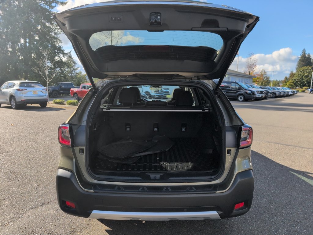Used 2025 Subaru Outback Touring XT AWD/4WD image 34