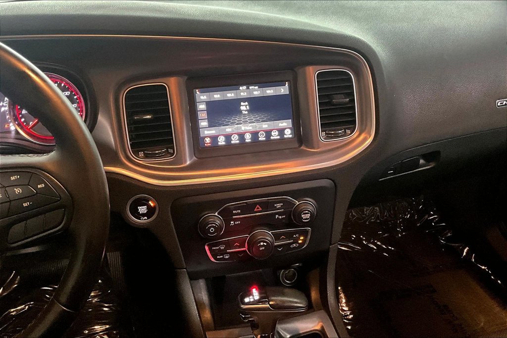 Used 2020 Dodge Charger SXT RWD image 6