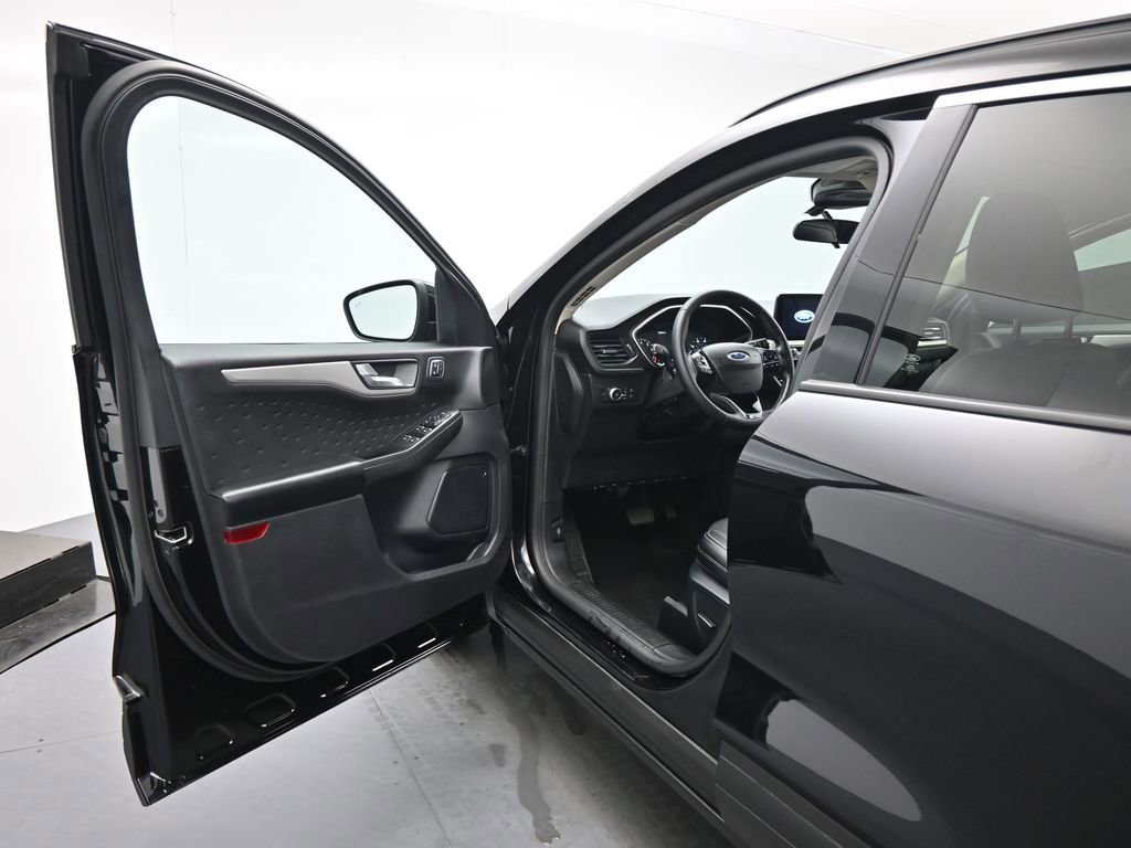 Certified 2020 Ford Escape SEL image 9