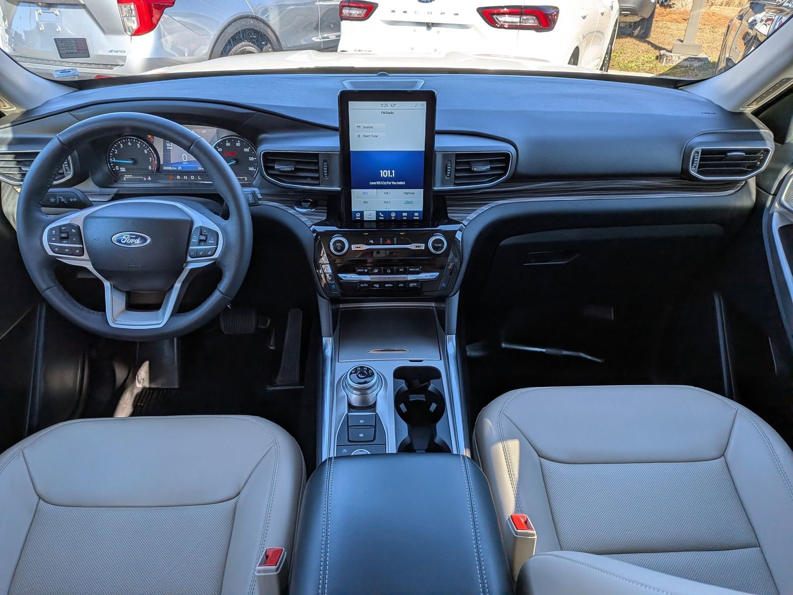 Certified 2023 Ford Explorer Limited w/ Limited Technology Package image 18