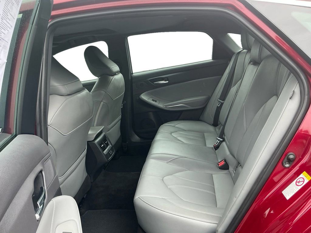 Used 2019 Toyota Avalon XLE w/ Moonroof Package FWD image 21
