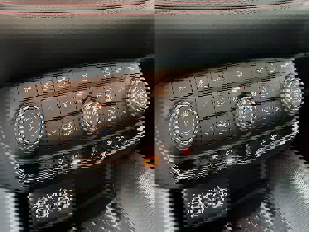 Used 2025 Dodge Durango R/T image 21