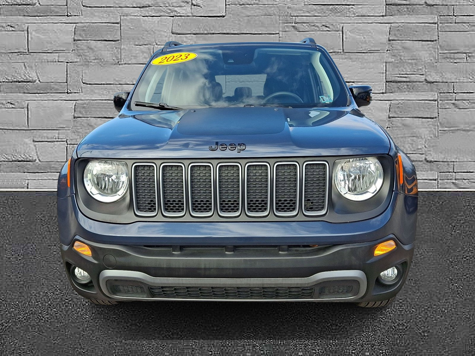 Used 2023 Jeep Renegade Latitude image 3