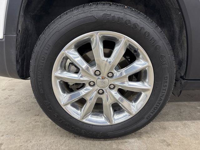 Used 2017 Jeep Cherokee Limited w/ Luxury Group AWD/4WD image 10