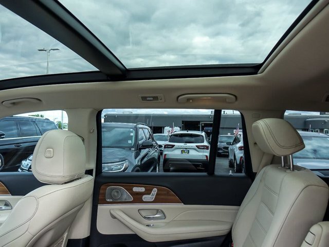 Used 2023 Mercedes-Benz GLS 450 4MATIC image 16