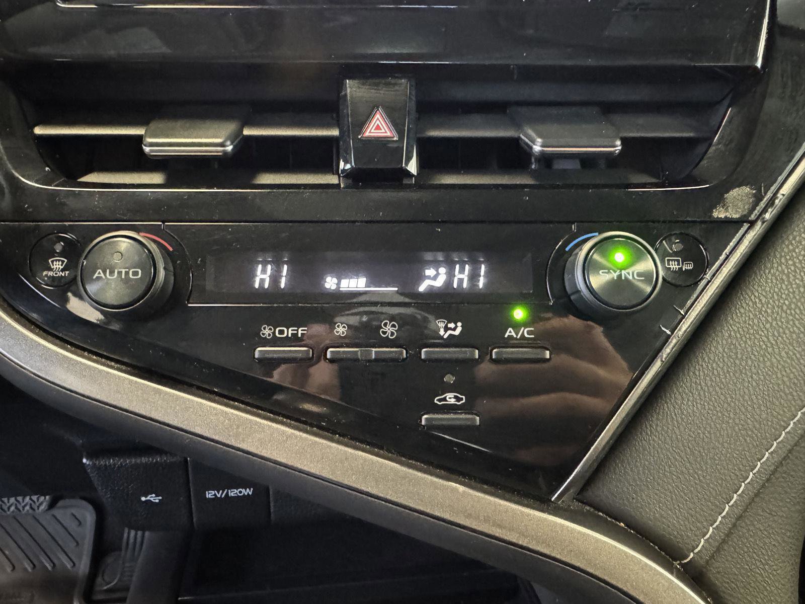 Used 2022 Toyota Camry SE FWD image 28