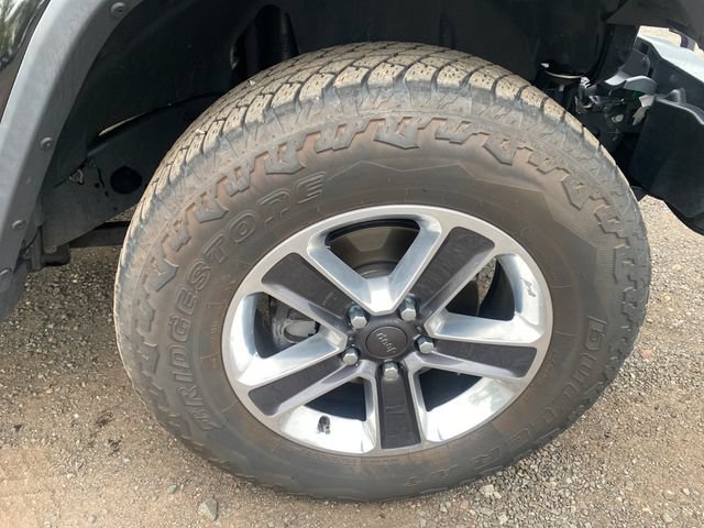 Used 2019 Jeep Wrangler Unlimited Sahara AWD/4WD image 9