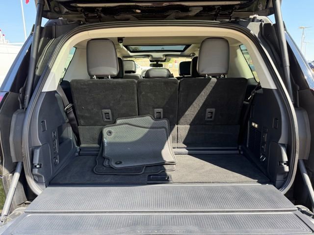 Certified 2025 Ford Expedition Platinum image 9