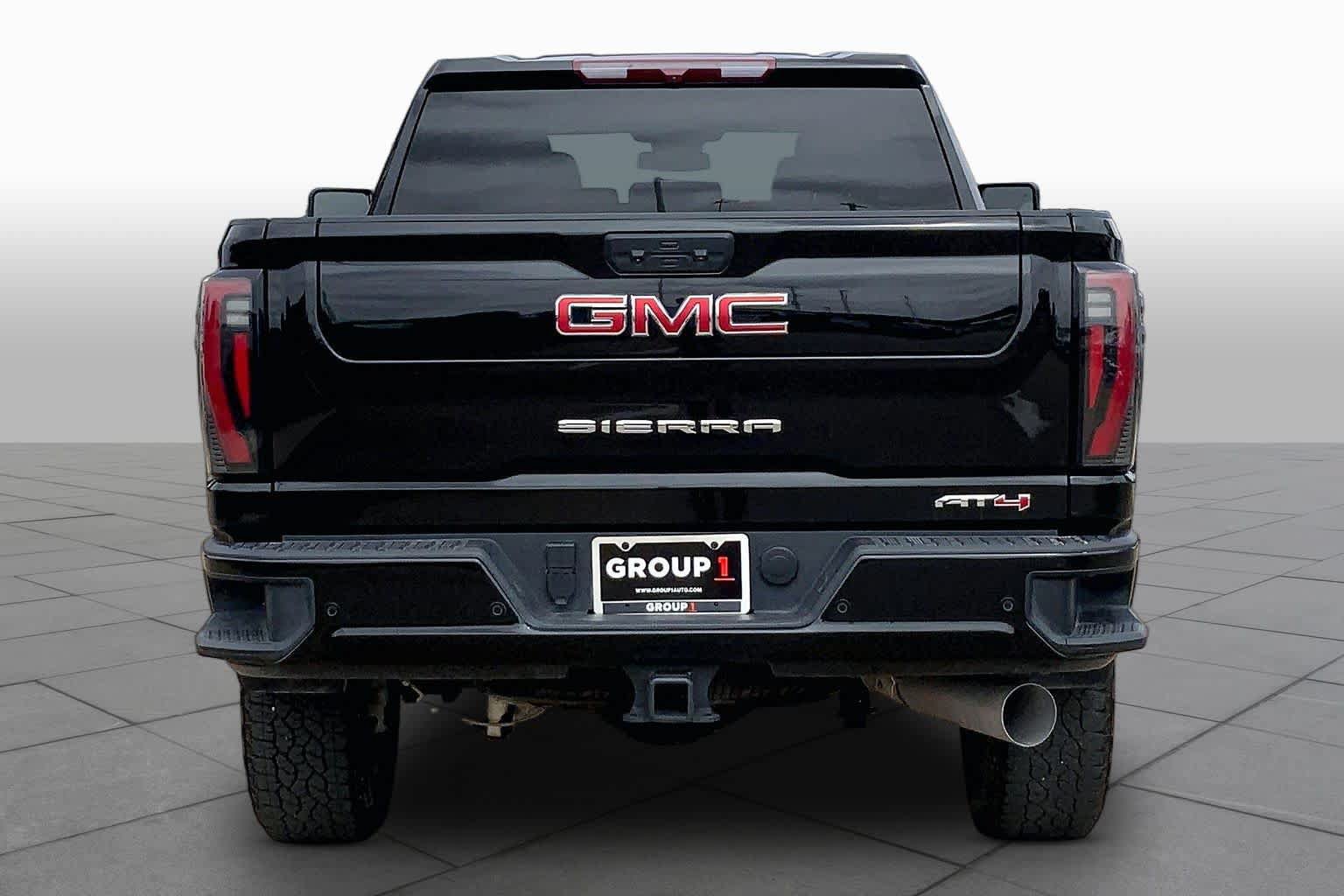 Used 2025 GMC Sierra 2500 AT4 AWD/4WD image 5